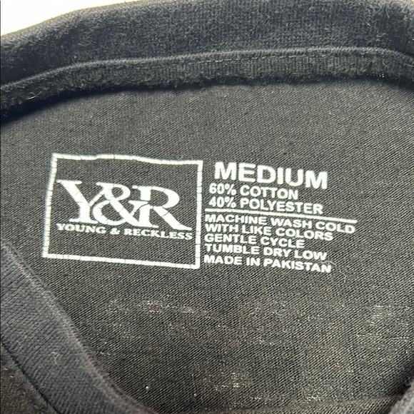 Young and reckless long sleeve spell out men’s size medium rule breakers - Picture 2 of 10